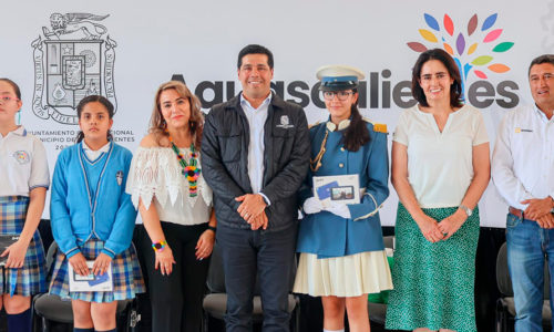 ENTREGA LEO MONTAÑEZ TABLETS A ALUMNOS CON MEJORES PROMEDIOS DE LA ESCUELA PRIMARIA «JARDINES DE AGUASCALIENTES» TURNO VESPERTINO