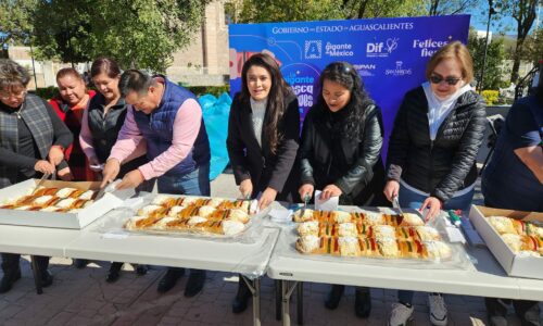 COMPARTE EL DIF ESTATAL LA TRADICIONAL ROSCA DE REYES CON LAS FAMILIAS DE AGUASCALIENTES