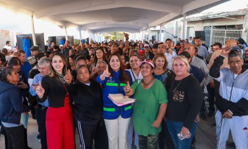 SOLUCIONA TERE JIMÉNEZ CARENCIAS DE COLONOS DEL RIEGO AL ENTREGARLES CALLES PAVIMENTADAS Y RED DE AGUA POTABLE