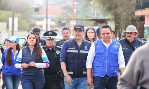 TERE JIMÉNEZ VISITA A CIUDADANOS PARA CONOCER SUS PETICIONES Y HACERLES LLEGAR SOLUCIONES