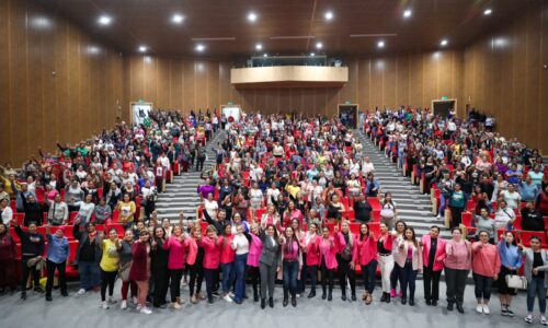 TERE JIMÉNEZ PROMUEVE LA CAPACITACIÓN DE LAS MUJERES PARA QUE ACCEDAN A MEJORES OPORTUNIDADES EN BENEFICIO DE SU COMUNIDAD