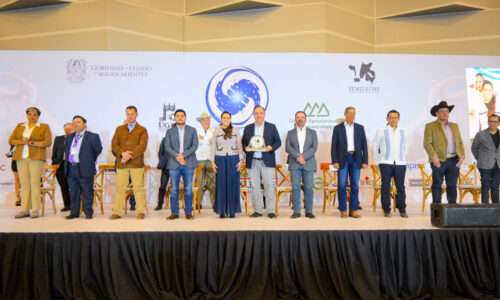 ASISTE TERE JIMÉNEZ A LA INAUGURACIÓN DEL 9º FORO INTERNACIONAL DE LECHERÍA