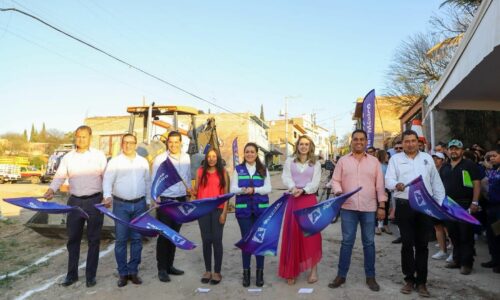 TERE JIMÉNEZ ENTREGA OBRAS EN NORIAS DE PASO HONDO, AL ORIENTE DE LA CIUDAD