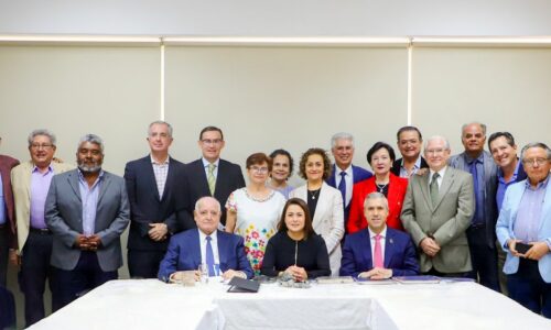 SE REÚNE TERE JIMÉNEZ CON LA ASOCIACIÓN AGUASCALIENTES GRAN VISIÓN