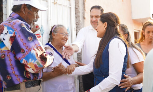 VISITA TERE JIMÉNEZ A VECINOS DE LA PALOMINO DENA