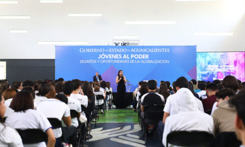 TERE JIMÉNEZ INVITA A JÓVENES UNIVERSITARIOS A PREPARARSE PARA SER DE LOS MEJORES DEL MUNDO