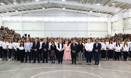 TERE JIMÉNEZ DA LA BIENVENIDA A CLASES A ALUMNOS DE AGUASCALIENTES