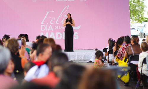 RECONOCE TERE JIMÉNEZ ESFUERZO DE LAS MADRES DE AGUASCALIENTES