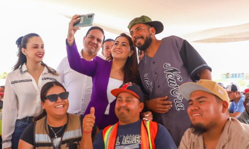 RECONOCE TERE JIMÉNEZ A TRABAJADORES DE LA CONSTRUCCIÓN EN EL DÍA DE LA SANTA CRUZ