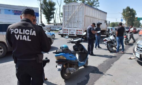 LLAMA POLICÍA VIAL A CONDUCTORES DE MOTOCICLETA A RESPETAR LÍMITES DE VELOCIDAD