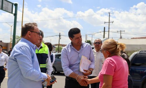 PONE EN MARCHA LEO MONTAÑEZ NUEVO SEMÁFORO EN VISTAS DE ORIENTE