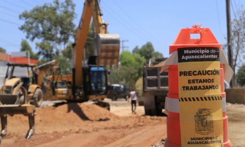 CONTINÚA CERRADO A LA CIRCULACIÓN VEHICULAR TRAMO EN LA AVENIDA JULIO DÍAZ TORRE