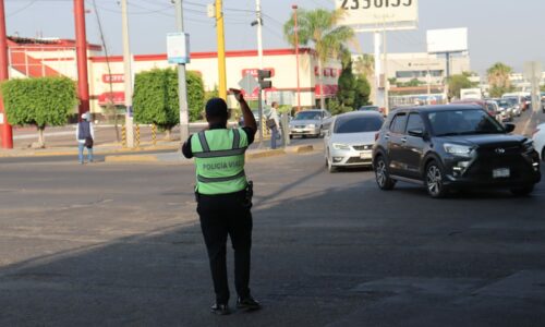 POLICÍA VIAL LLEVA A CABO OPERATIVOS PERMANENTES PARA AGILIZAR EL TRÁFICO VEHICULAR