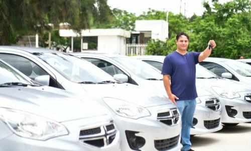 ENTREGA TERE JIMÉNEZ VEHÍCULOS A DOCENTES GANADORES DE LA RIFA POR EL DÍA DEL MAESTRO