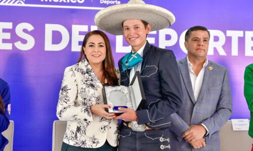 TERE JIMÉNEZ SE REÚNE CON JÓVENES MEDALLISTAS; RECIBIRÁN ESTÍMULOS Y BECAS ORGULLO AGUASCALIENTES