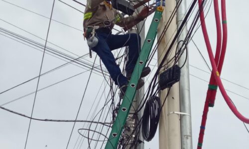 REFUERZA MUNICIPIO OPERATIVO DE RETIRO DE CABLES EN DESUSO EN LA PURÍSMA y VALLE DEL CAMPESTRE