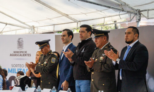 ENCABEZA LEO MONTAÑEZ SORTEO DEL SERVICIO NACIONAL MILITAR GENERACIÓN 2006 Y REMISOS