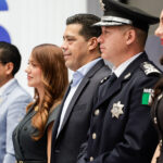 ENTREGA LEO MONTAÑEZ ESTÍMULOS A POLICÍAS MUNICIPALES